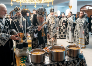 У столиці Предстоятель УПЦ відслужив Літургію Передосвячених Дарів і здійснив освячення колива у Феофанії