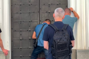 КИЇВ. Без рішення суду працівники заповідника зламали замки на черговому храмі Києво-Печерської Лаври