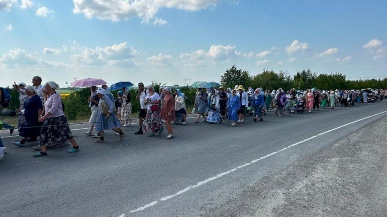 Правоохоронці з'ясовують наявність дозволів у УПЦ МП на ходу до Почаївської лаври
