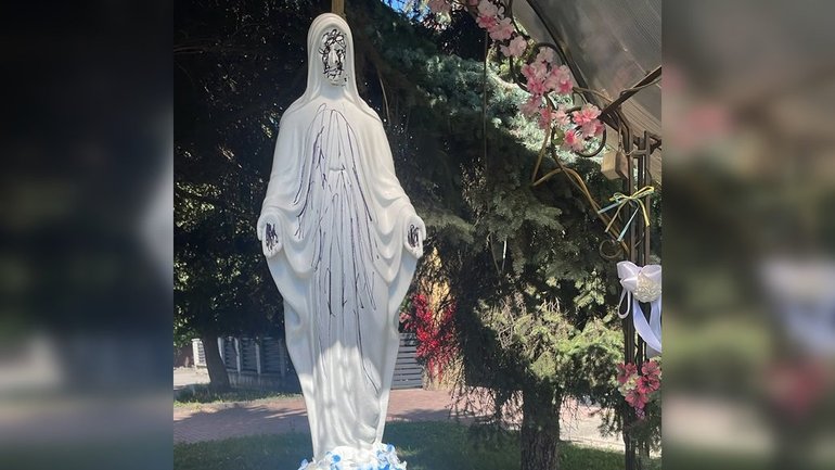 У Львові поліція знайшла чоловіка, який понівечив статую Діви Марії