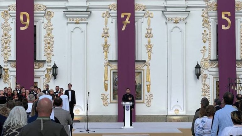 Зеленський назвав Росію нікчемною через удар по Лаврі