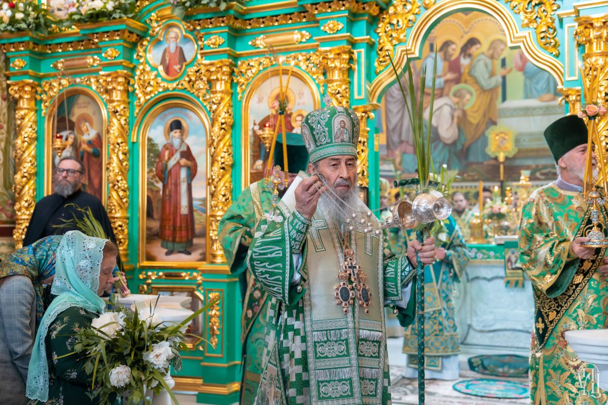 КИЇВ. Предстоятель звершив святкову службу в Києво-Печерській Лаврі на свято Святої Трійці