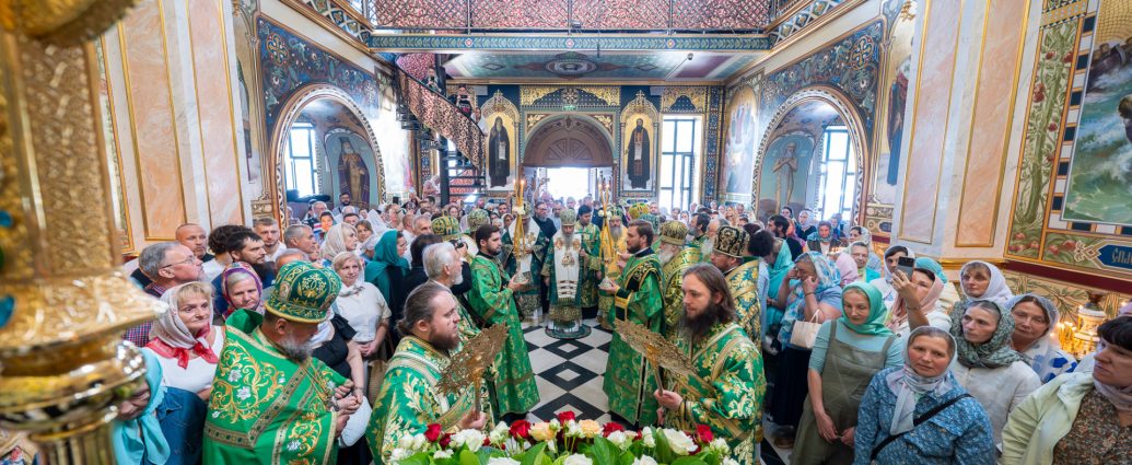 Блаженніший Митрополит Онуфрій звершив святкову літургію у день пам’яті преподобного Антонія Печерського