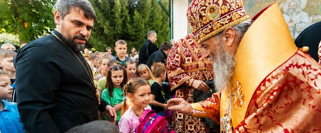 Благодійна ініціатива «Рюкзачок милосердя» збирає допомогу для школярів-переселенців