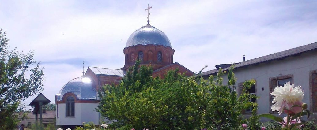 Трагедія на Херсонщині: внаслідок ударів ворожих дронів загинув чернець монастиря, є поранені